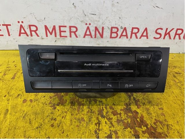 CD radio multimediapaneeli