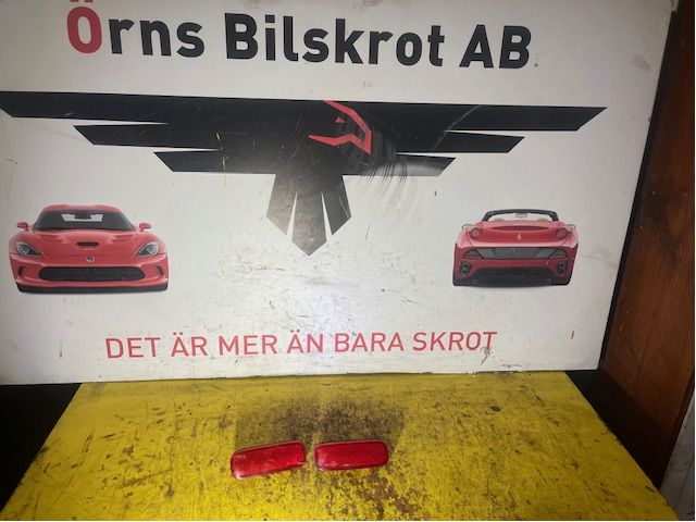 TAUSTALAMPUT/TAKAVALOJEN HEIJASTIMET