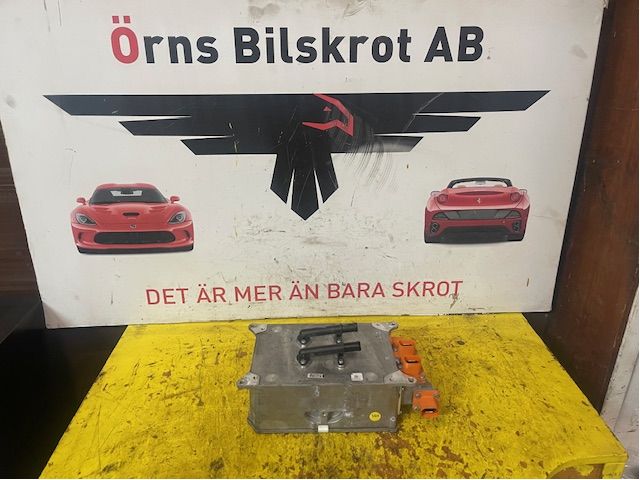 KORKEAN JÄNNITTEEN AKKULATAUSLAITE