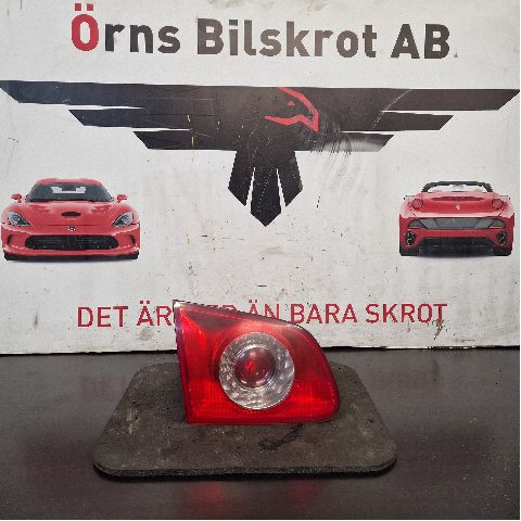 Takavalo luukku vasen