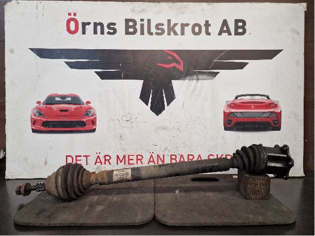 Vetoakseli etu oikea