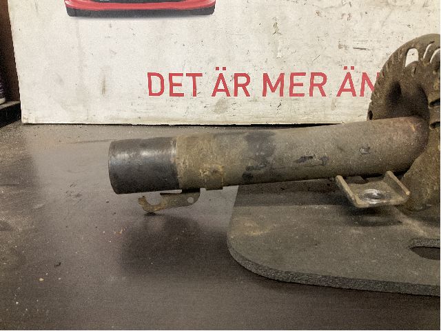 Jousijalka etu vasen